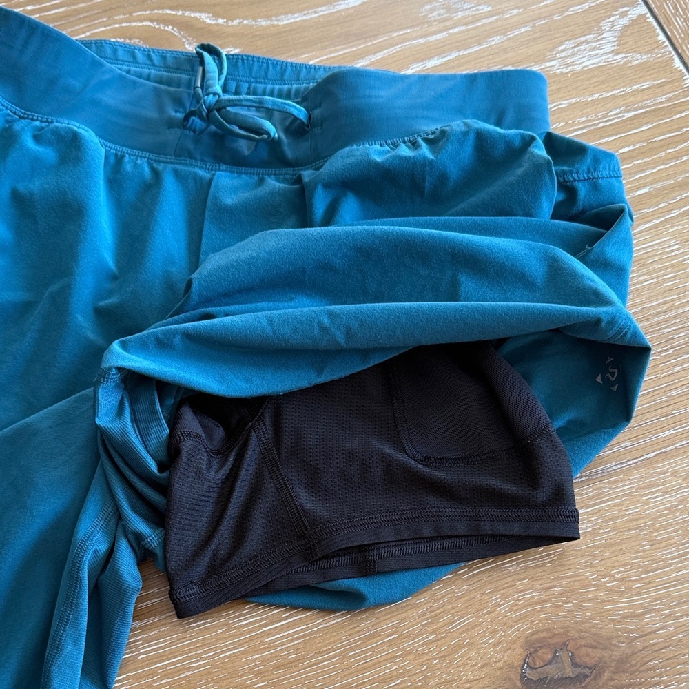 Lululemon T.H.E. Shorts 9" Athletic Shorts - Picture 9 of 9